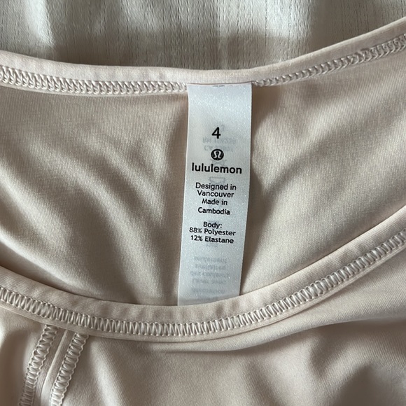 Lululemon crop tee - Picture 2 of 3